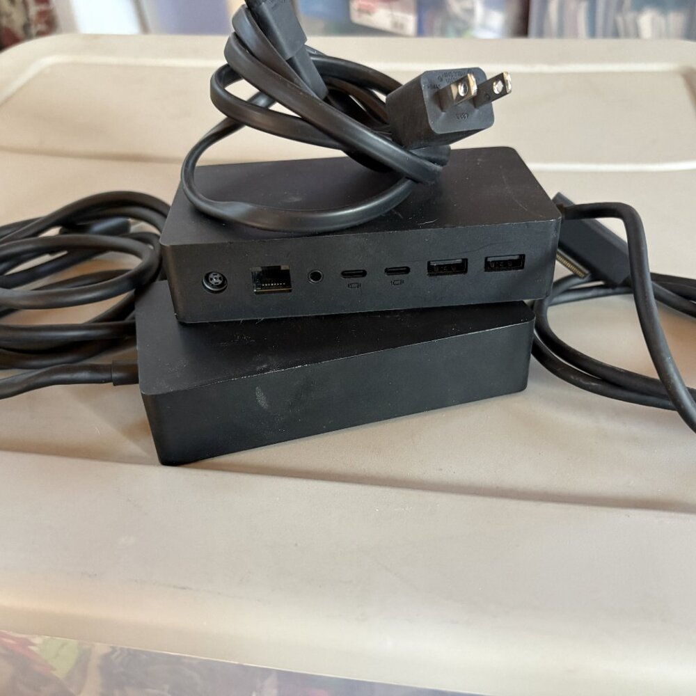 Microsoft Surface Dock 2 Docking Station + HDMI Cable RARE - Picture 6 of 8
